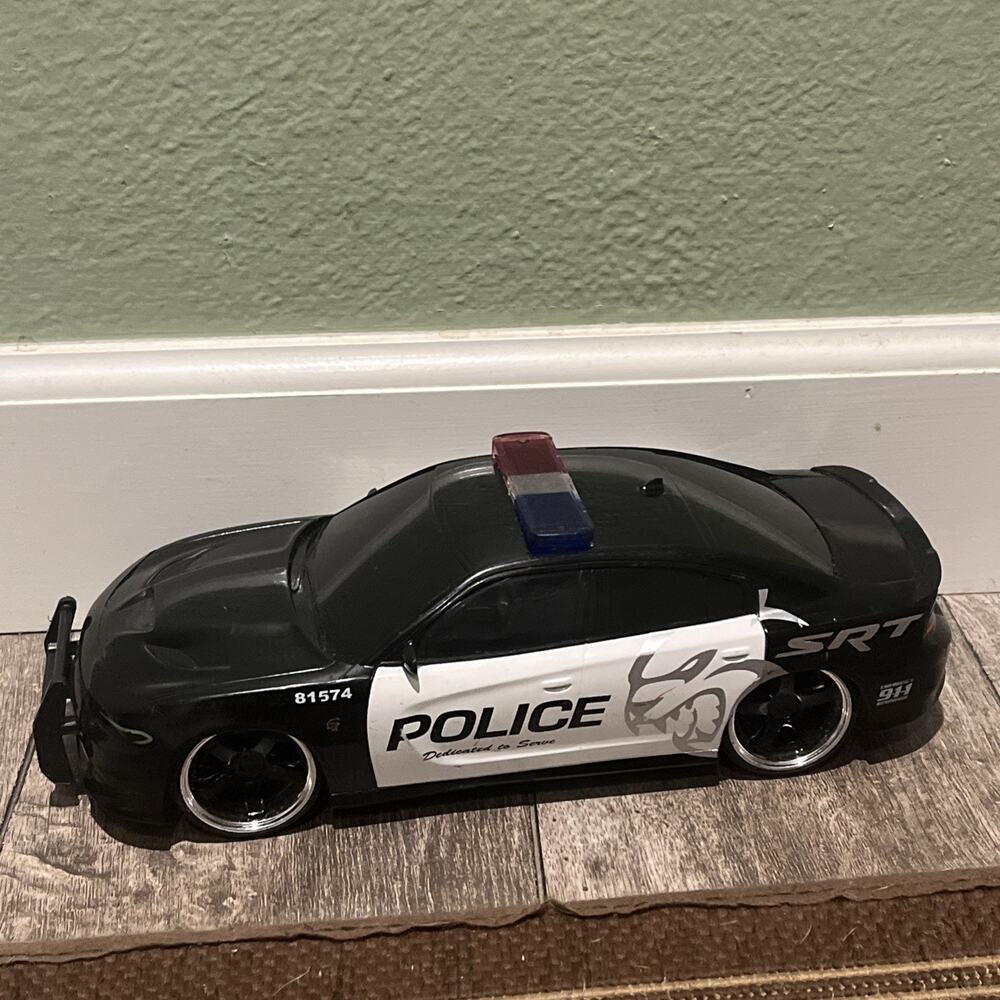 Jada Toy Remote Control Car 2015 Police Dodge Charger, No Remote. Battery Works.